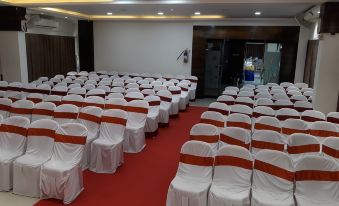 Atharva Hotel - Housity