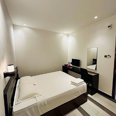 Standard Double Room H3 Hotel Promo Code