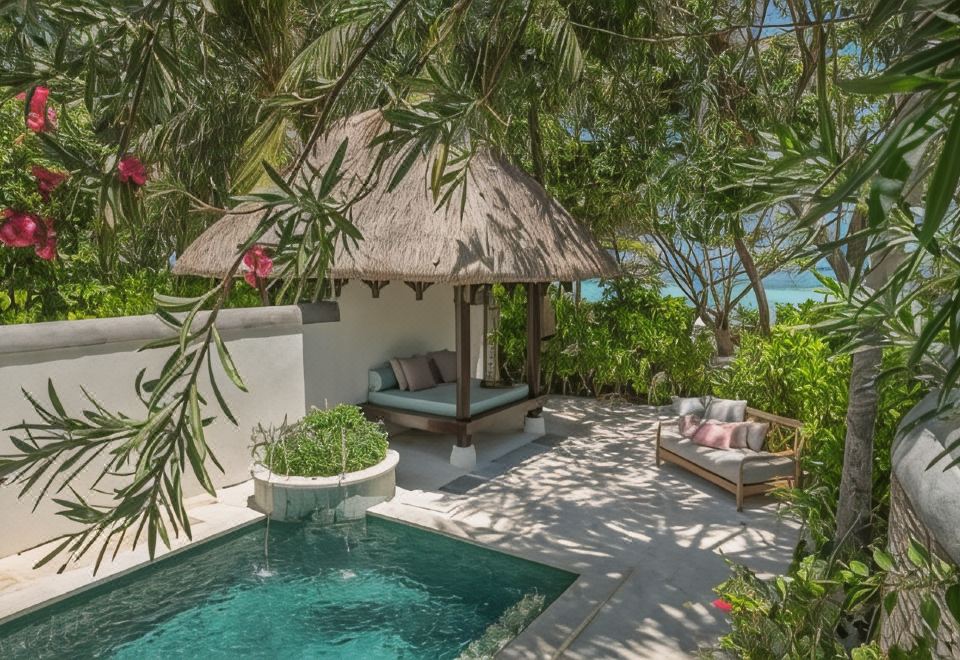 豪華特大床沙灘庭院泳池房