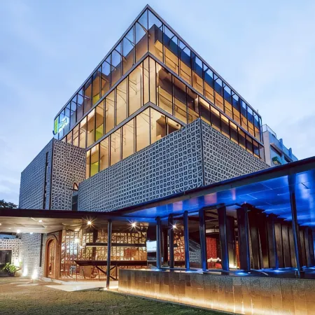 J Hotel Kuta