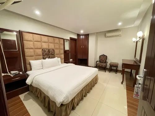 Al-Noor Hotel
