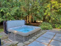 Clean & Cozy 2br/2ba, Remodeled w/ Hot Tub, Close To Beach & Town: See Reviews Hoteles en Eastsound