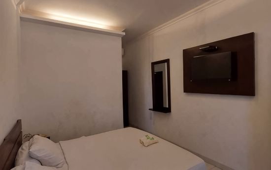 Hotel New Season