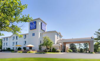 Sleep Inn & Suites Acme – Traverse City