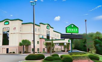 Holiday Inn Express Columbia NE - Fort Jackson