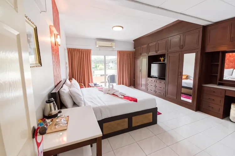 ห้องซูพีเรียร์ เตียงใหญ่ 1 เตียง