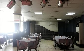 Hotel Mikka - Housity