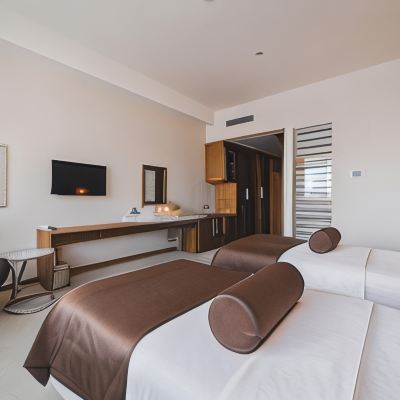 Economy Twin Room Hotel Aurel Promo Code