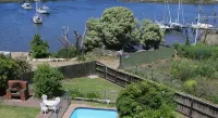 Waterfront Lodge Motel
