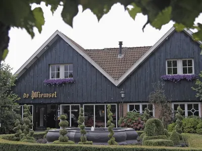 Fletcher Parkhotel De Wiemsel Hotele w: 