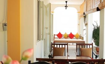 Be's Beach House An Bang - Housity
