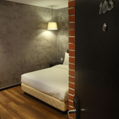 Bilik Katil Saiz Queen Tanpa Tingkap Kupon 9 Square Hotel - Subang Jaya