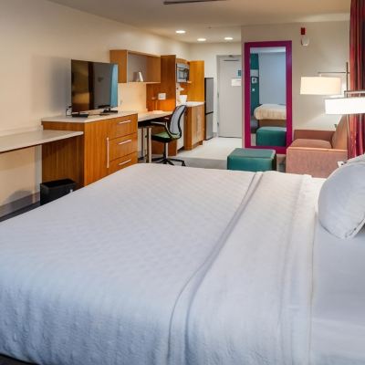 Premium King Studio Suite-Non-Smoking Home2 Suites St. Louis / Forest Park Promo Code