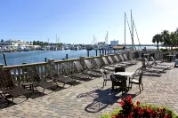Pier House 60 Clearwater Beach Marina Hotel