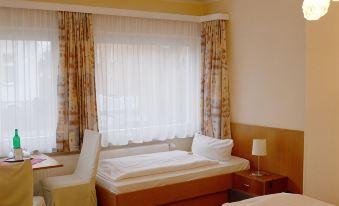 Hotel Hohenzollern - Housity