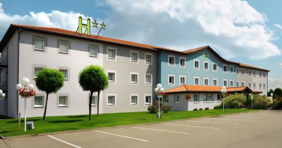 B&B โรงแรมโคลมาร์ลูมิแอร์