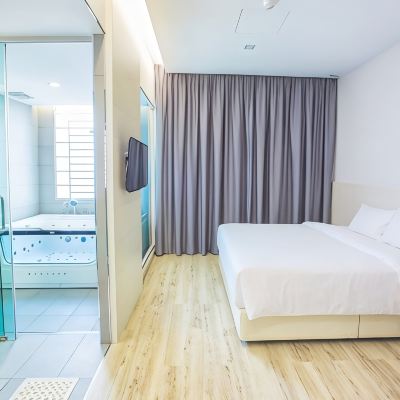 Suite Studio Kupon Minimalist Hotel