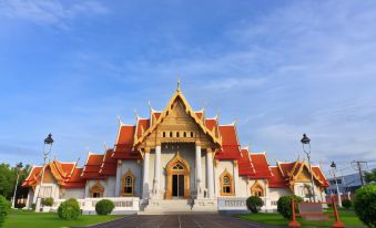 Sleep with Me Bangkok - BTS Phra Khanong