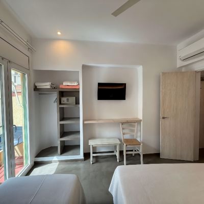Family Suite with Balcony Hostal Rom Promo Code