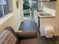Cosy Private Studio فنادق في باثرست