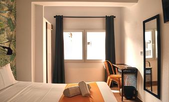 Nanit Rooms Ibiza Hostal