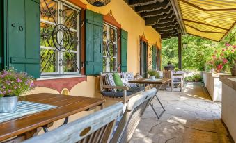 Villa Zollhaus Bed & Breakfast - Housity