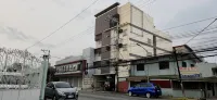 Lorenzzo Suites Hotel
