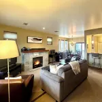 Spacious 3 BDR Pet Friendly, Hottub, Pool