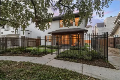 MyCrib Houston Hostel Hotels in 