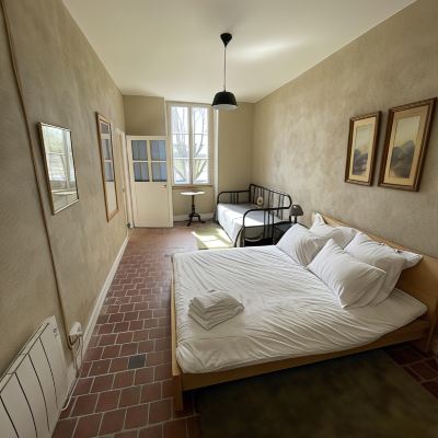 Comfort Triple Room, Private Bathroom, River View (Côté Loire)