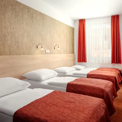 Hotel Ambiance Отели рядом с достопримечательностью «Прага 02»