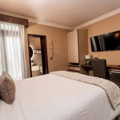 L'Aurora Inn Hotels near Zona 12