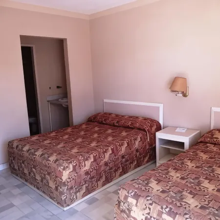 Los Jitos Hotel & Suites