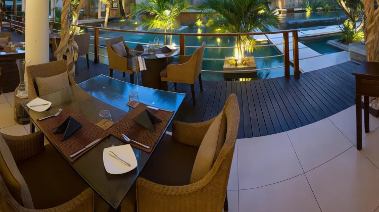 Dhevatara Beach Hotel Dining/Restaurant