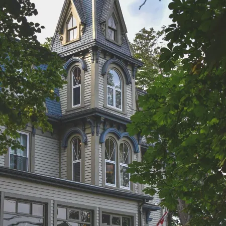 Bluenose Lodge