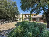 Logis la Bastide de Grignan Hotel & Restaurant "La Chênaie" Hotels in Grignan