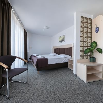 Standard Twin Room Logos Promo Code