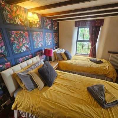 Standard Room, 2 Twin Beds, Ensuite The West Country Inn Promo Code