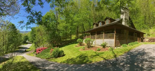 Casual comfort between Boone & Sugar. A retreat w/ soul, High Country centered.