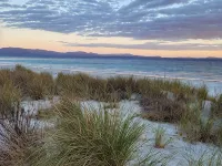 Roaring Beach Retreat - pet friendly, beachfront Ξενοδοχεία στην πόλη Geeveston
