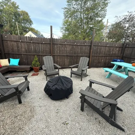Modern 3Bed 2Bath, Short Drive to Rrg, Walk to Stores and Restaurants! So Clean!
