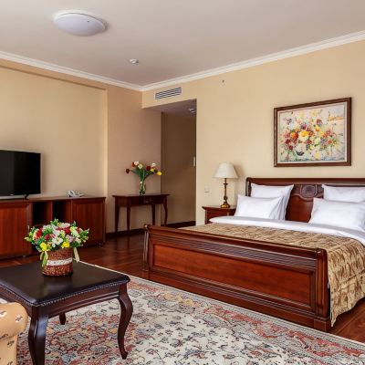 Family Suite Alanda Hotel Promo Code