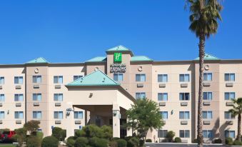 Holiday Inn Express Bakersfield