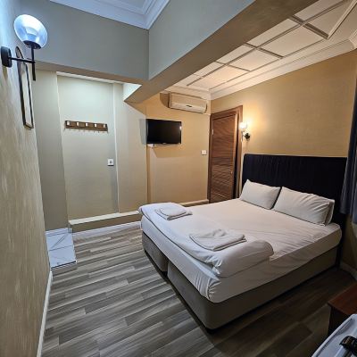 Deluxe Double Room with Private Bathroom