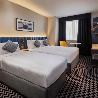 三人間 學院廣場酒店優惠