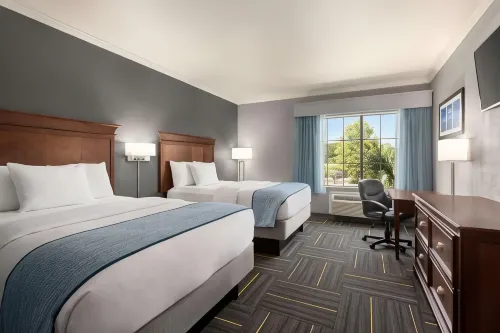La Quinta Inn & Suites by Wyndham Dublin