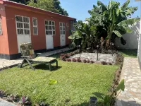 A 2018 built, two bedroom, bungalow for short or long term stay Hotel di 
