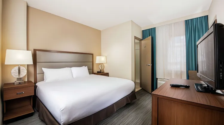 DoubleTree by Hilton Hotel West Palm Beach Airport Room