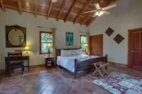 Mystic River Resort Hotel a 