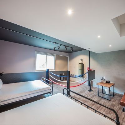 法鬥拳擊四人房 荷本優惠